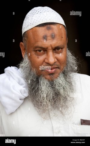 muslim-man-with-zebibas-or-raisins-forehead-prayer-bumps-from-repeated-prostration-during-pray...jpg